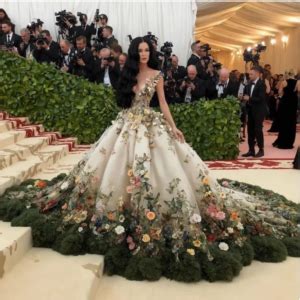 Met Gala: Katy Perry says mum conned by fake AI pic